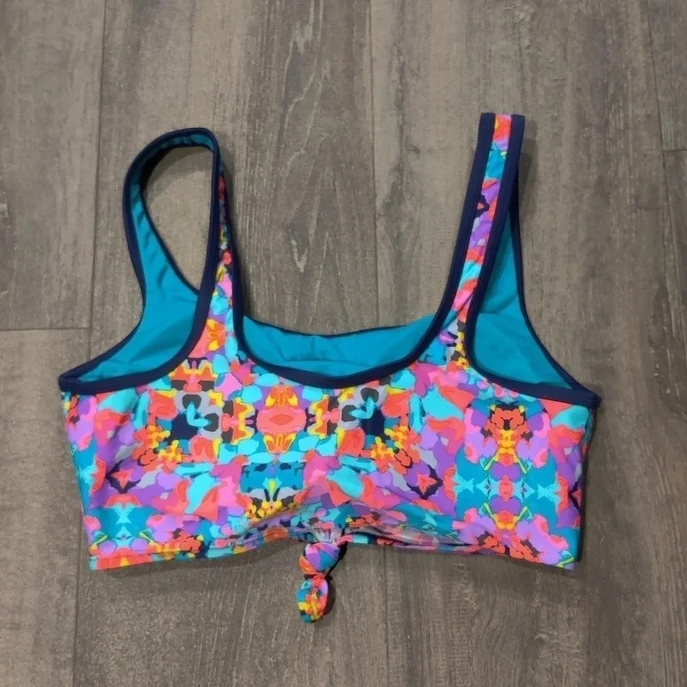 *NWOT* Coastal Blue Floral Bikini Top